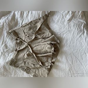 Sunday best shorts with belt